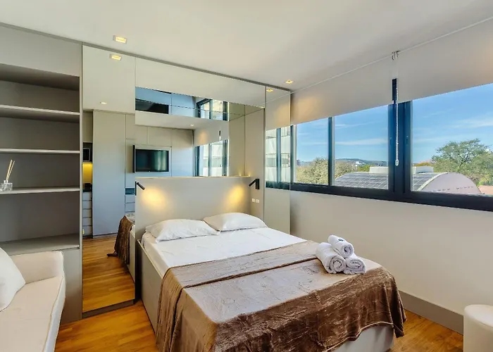 Apartamento Novíssimo: Go Carlos Gomes - Infra Estrutura E Vista Espetacular!